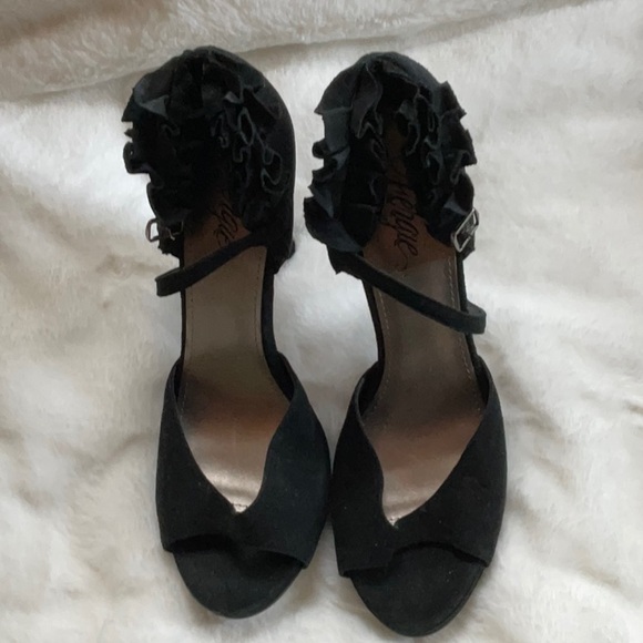 Fergie heels 8 - Picture 2 of 6